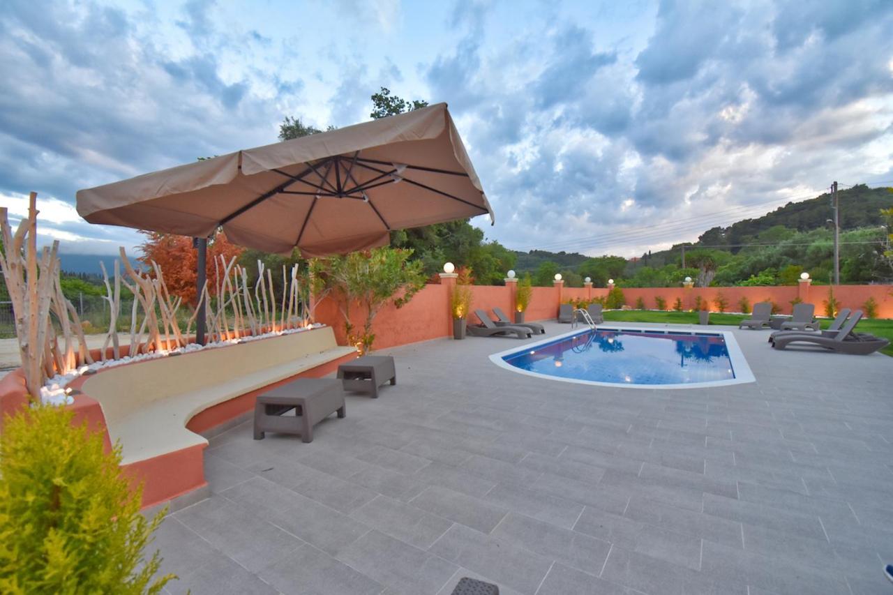 Sinarádes Villa Alex מראה חיצוני תמונה